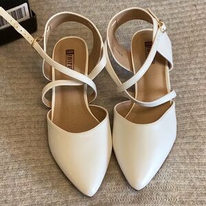 Elegant White Strappy Women's Shoes